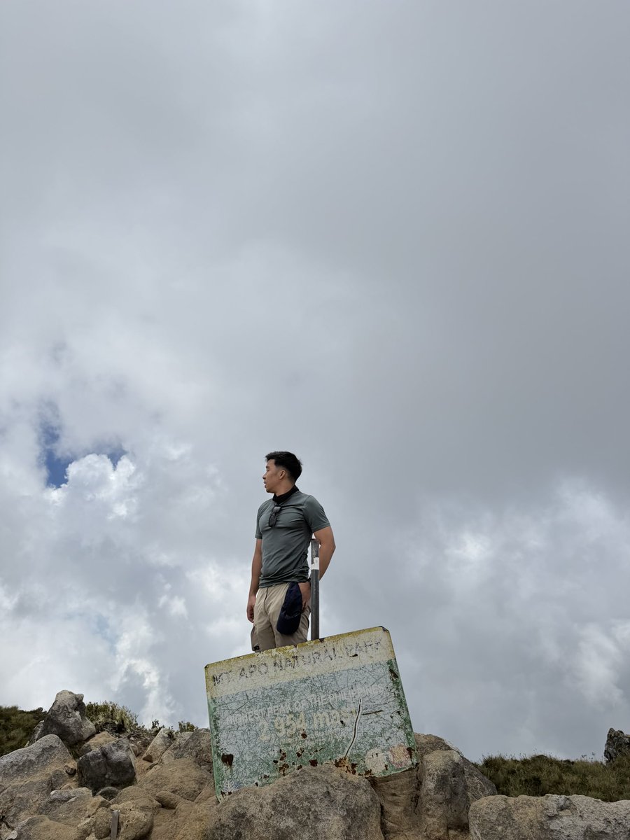 lau_ronn's tweet photo. Made it anyway. 

Sobrang memorable. Faith in humanity restored. Iba din talaga ang bayanihan sa hiking community 🥺

Mt. Apo 2954masl
17.04 - 19.04 https://t.co/xRslVqohiI