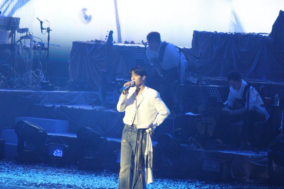 cheosneukk17604's tweet image. 26.04.19
DXS 소야곡 DAY3
#SEVENTEEN #DK #도겸
#DOKYEOM #석민 #세븐틴