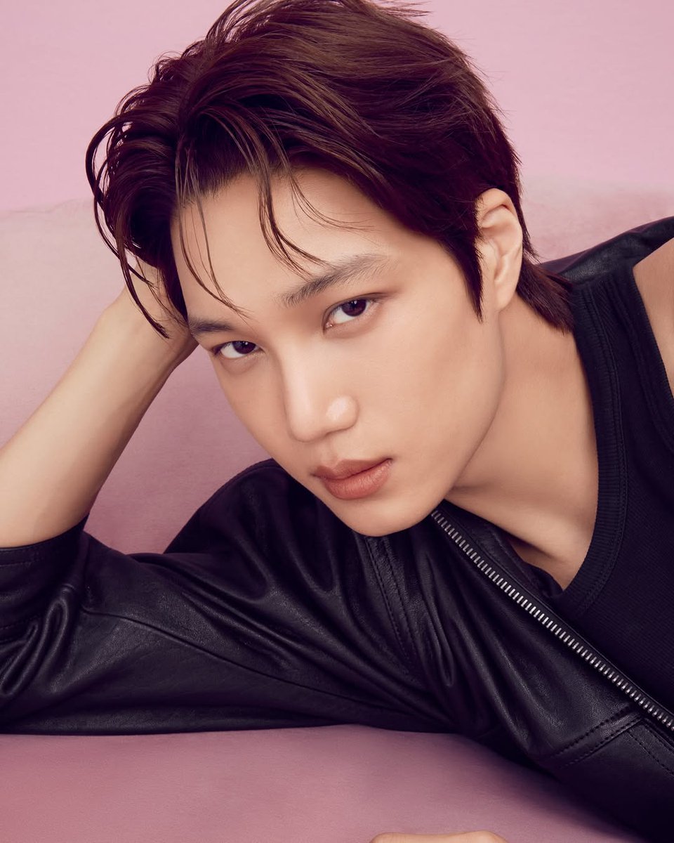 KAIst88's tweet photo. there's no one more handsome than him. https://t.co/qH1zlc3IY6