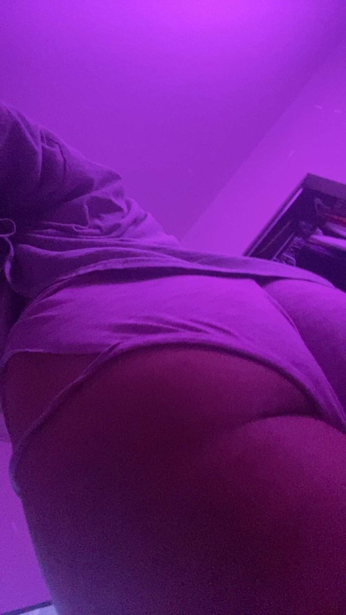 InsectVoices's tweet photo. 🔔24 
🔔she/they
🔔Bisexual
🔔NSFW 18+ only 
🔔Verse🪺Switch 
🔔DM’s always open 

-Like &amp; retweet for follow back- https://t.co/q4tgryy1QE