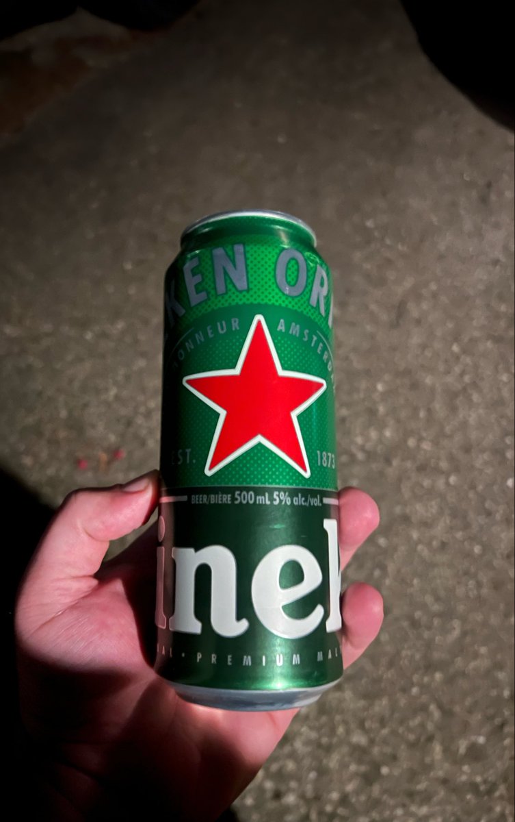 Perfect_GuyLife's tweet image. This #beer and #cigarette are dedicated to Robert Kubica