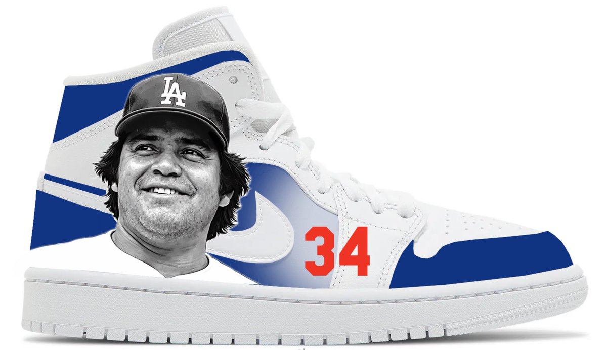 soymiguelgil's tweet image. Chequen estos tenis que estoy personalizando. #enproceso #custom #torovalenzuela @ROXSystem  🔥🔥🔥🫡🇲🇽