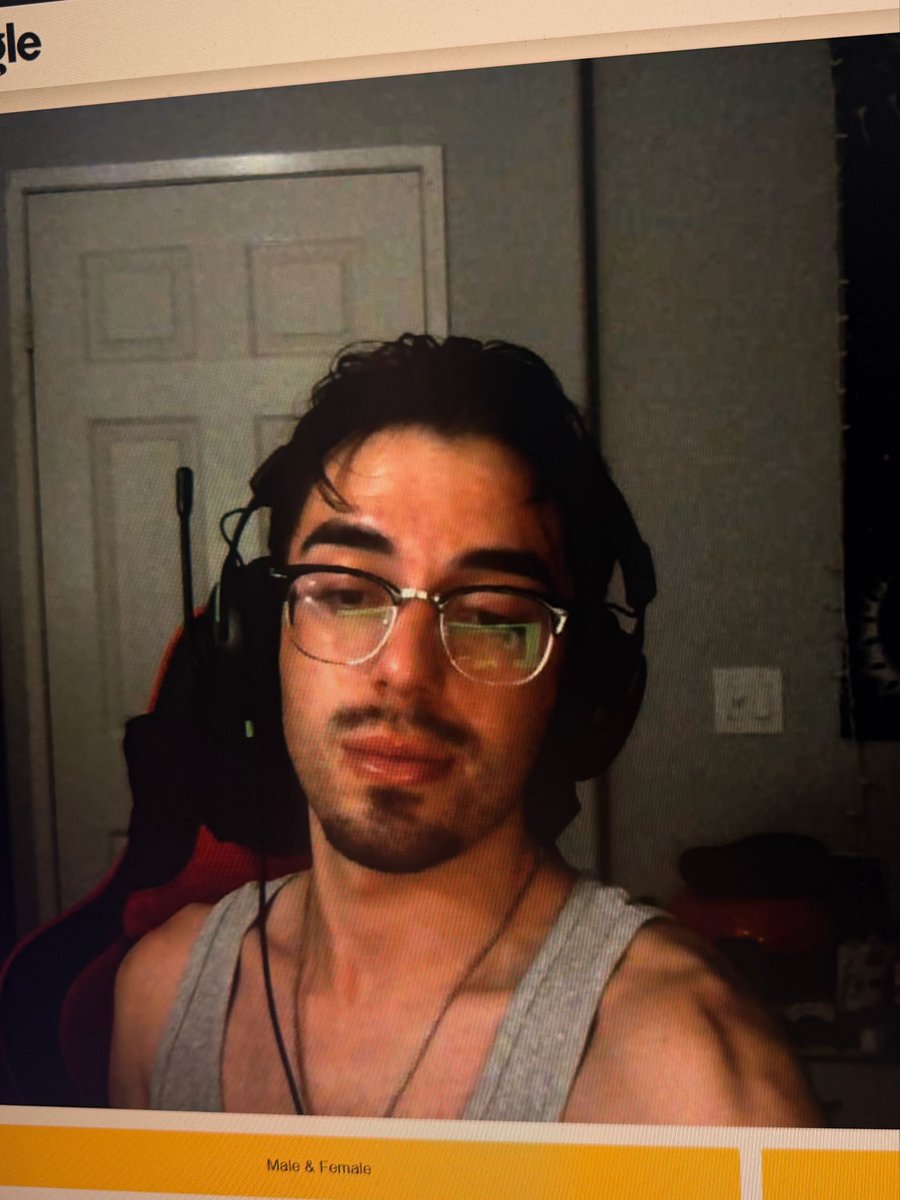 soyzeda's tweet photo. i need to start streaming &amp; tweeting more but hii https://t.co/TpyqocsPhF