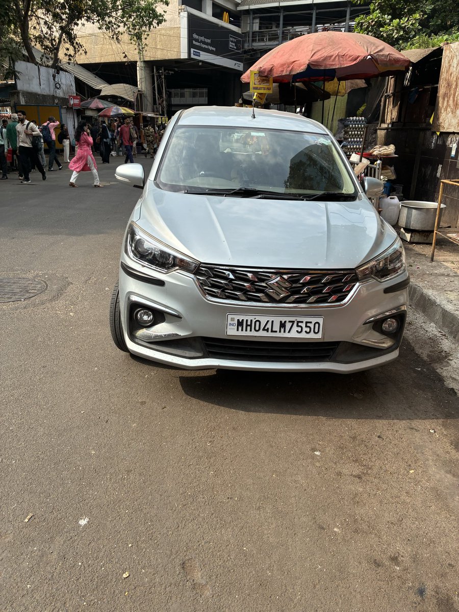 baidmo's tweet photo. @MTPHereToHelp car parked at a turn on the road blocking passage of other cars and disruption of traffic. On requesting removal, the owner refused to remove. https://t.co/1xtNXI92I9