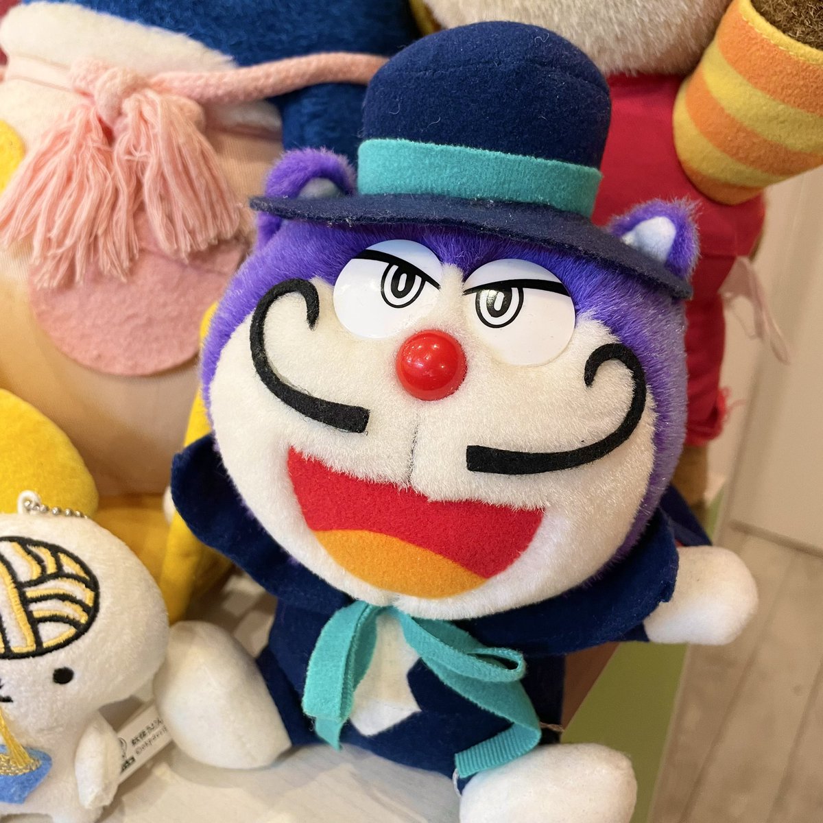 retropop_daisy's tweet photo. おそようございます🐨
今日からスーファミに変わってデイジーにあるアイテムを紹介していきます💁🏻‍♂️デイジーです🌼

4/20（月）
🫧気まぐれメニューは
　・ポップオーバー
🫧ラッキーアイテムは
　・ドラパン
　　です👾

今日も19時までのんびりご来店をお待ちしております😊

#喫茶デイジー https://t.co/mcs6kDfJnu