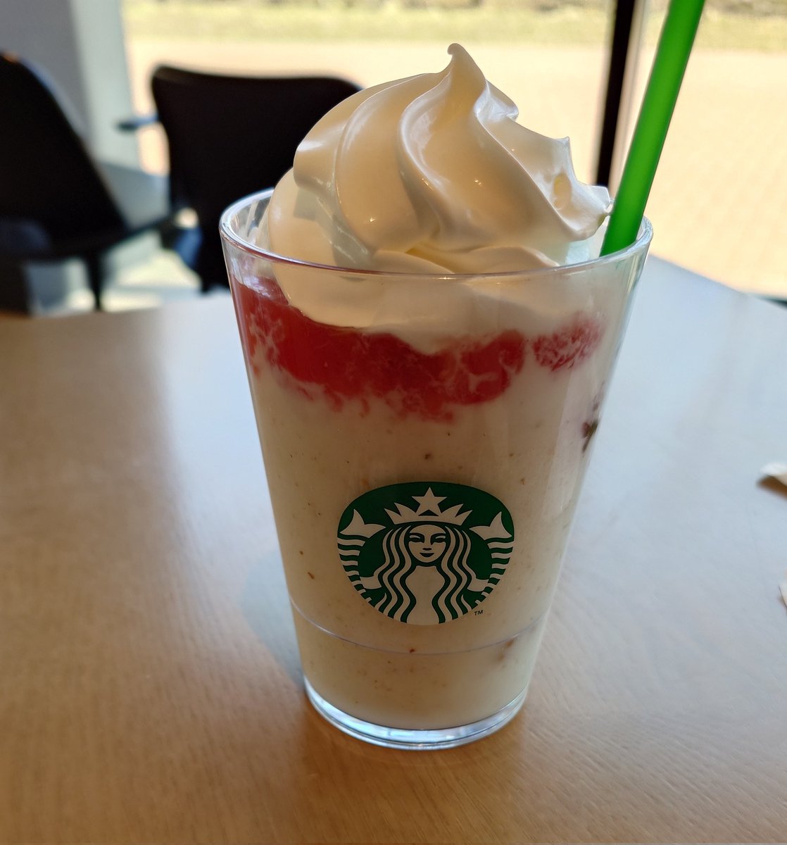 Enden_IrisRO's tweet photo. 今日のコーヒーゼリーフラぺで3種制覇
٩(๑>ᴗ<๑)۶
あと2種も機会があれば飲もう
( *¯  ¯*)ﾑﾌﾌ https://t.co/h0KRwfY8x6