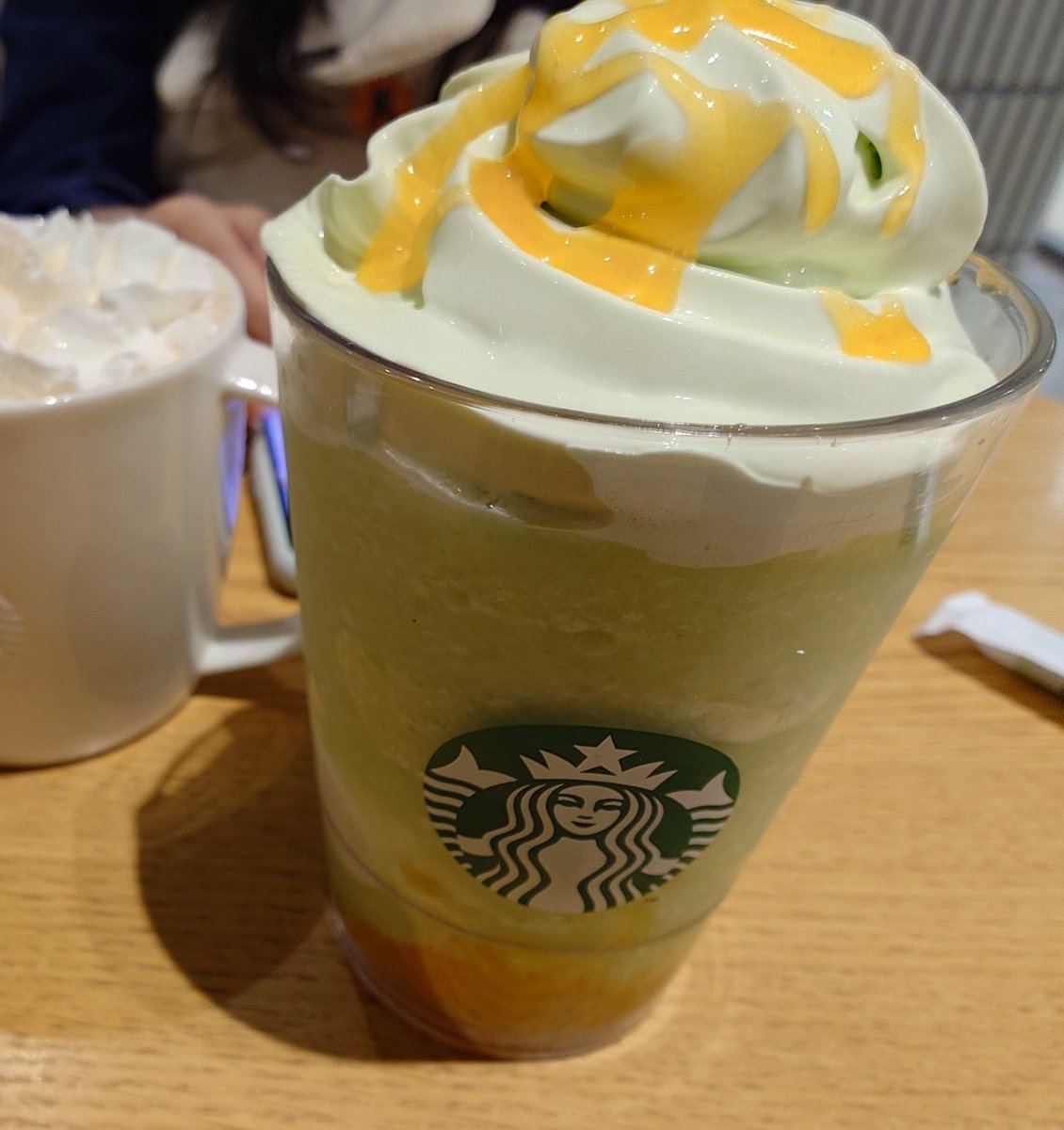 Enden_IrisRO's tweet photo. 今日のコーヒーゼリーフラぺで3種制覇
٩(๑>ᴗ<๑)۶
あと2種も機会があれば飲もう
( *¯  ¯*)ﾑﾌﾌ https://t.co/h0KRwfY8x6