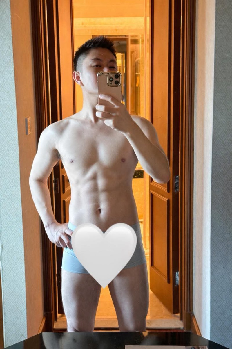 Along___aa's tweet photo. อ้ายวันหล่อรวย หุ่นดี🥰🥰 https://t.co/nFjTWN5r45