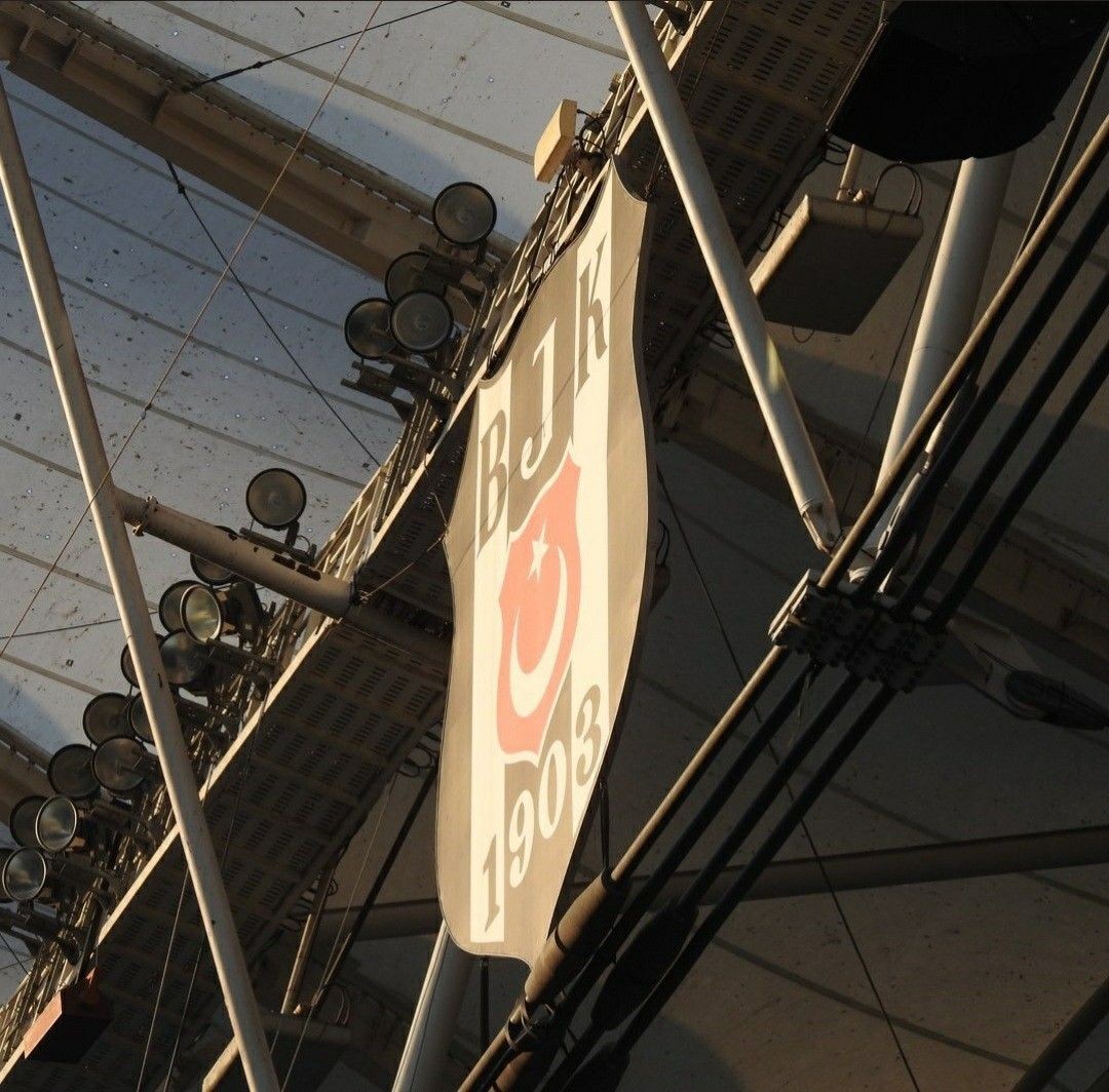 karaburak24's tweet image. #Günaydın Büyük Beşiktaş Ailesi 😊☕🦅🙋🏾‍♂️ 
#Pazartesi #Monday #Goodmorning