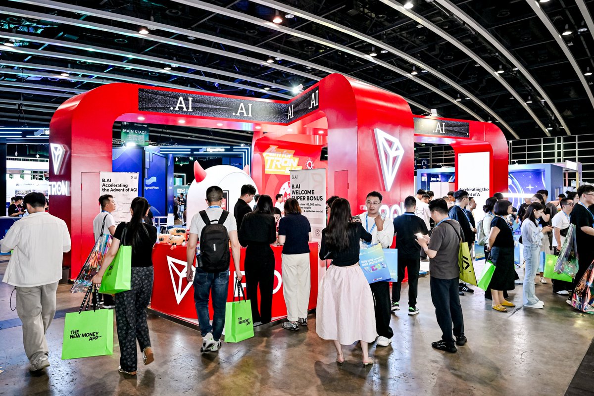 trondaoCN's tweet image. 🔥波场 #TRON 作为冠名赞助商亮相2026香港Web3嘉年华！

🥳准备好与我们一起玩转亚洲顶级Web3盛会了吗？

⚡️高能游戏，独家活动，速来引爆能量！#Web3Festival