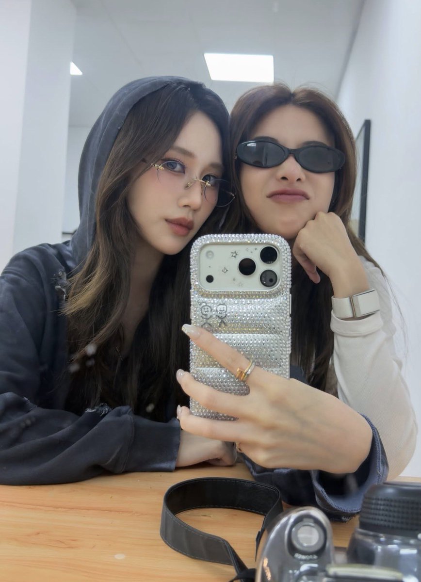 elle ᓭི༏ᓯྀ tweet media