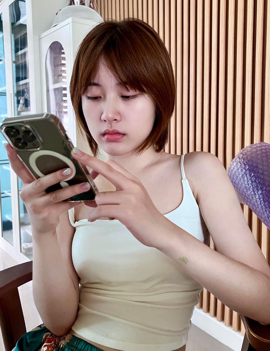 かな tweet media