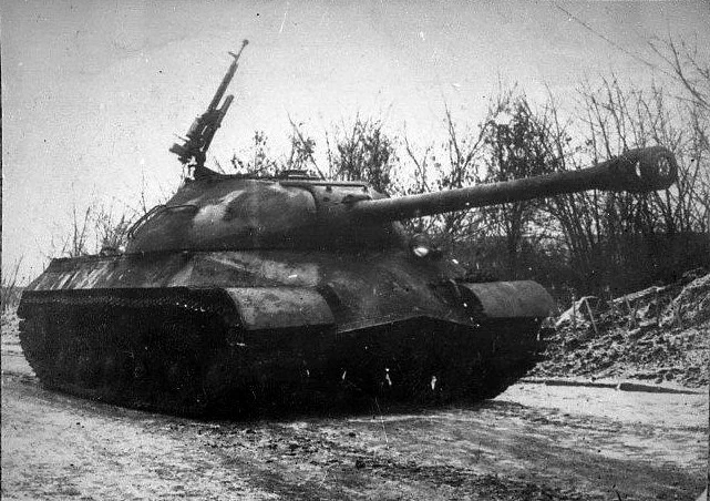 Tank_Archives's tweet image. The IS-3 tank entered production #OTD in 1945. Despite some rumours, the tank came far too late to fight against Germany in the Second World War, nor was it used to fight against Japan in August of 1945. #tanks #history #WW2 #WWII