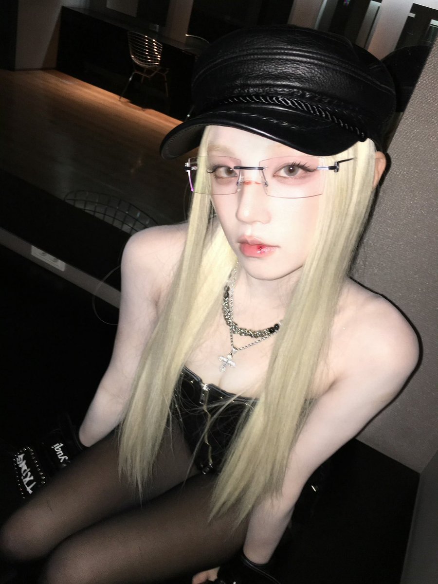 宋雨琦 黑丝辣妹 https://t.co/Ipl7CdRnVg