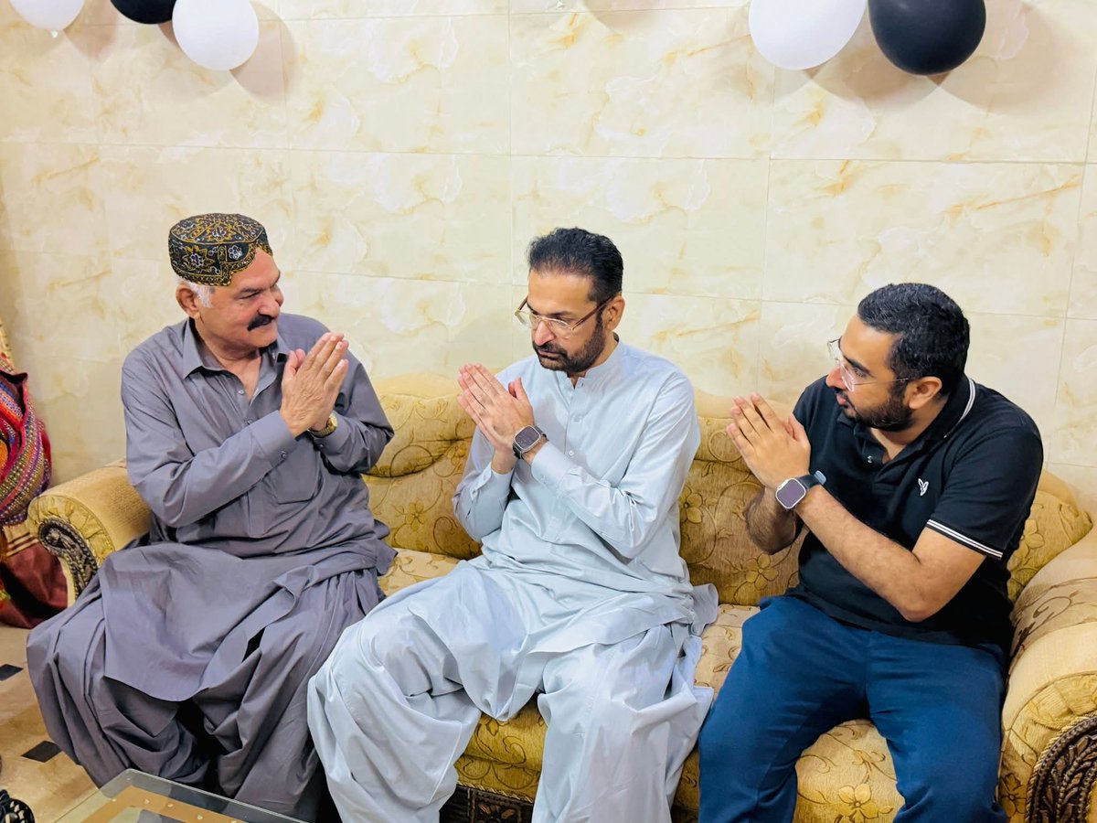 fzbhutto's tweet photo. #PPP MPA @drsikandarshoro, accompanied by Ex-Vice Chairman District Jamshoro @msadiqshoro and other notables, visited Mr. Suleman Jessar at his residence to congratulate him on performing Umrah.
#PS78 #Kotri #PPPdigitalJamshoro https://t.co/ikfsNK8NDI