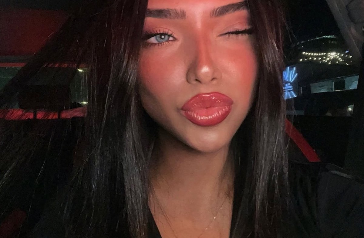 𝙰𝚕𝚒𝚣𝚎́. AU. tweet media