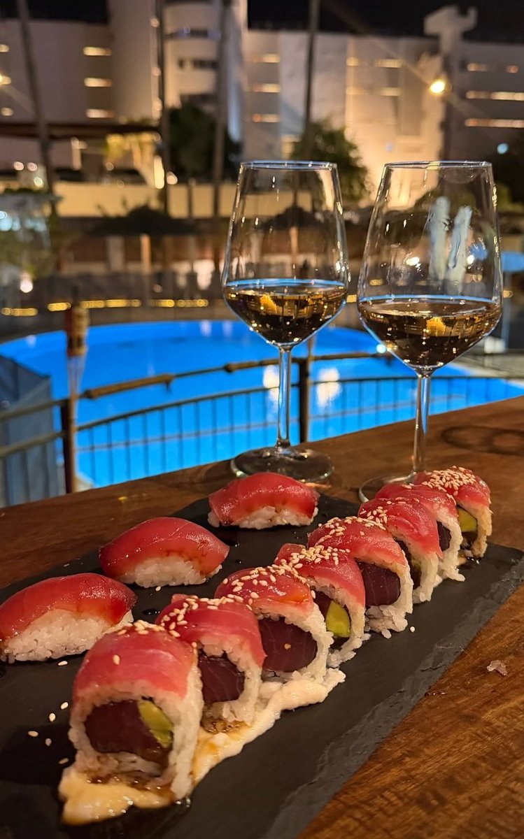 𝙰𝚕𝚒𝚣𝚎́. AU. tweet media