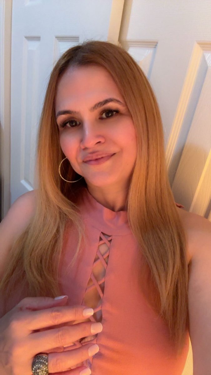 betsyffj's tweet image. Today’s my birthday 🎉 feeling blessed for another year. #LGM 💃🏼💙🧡