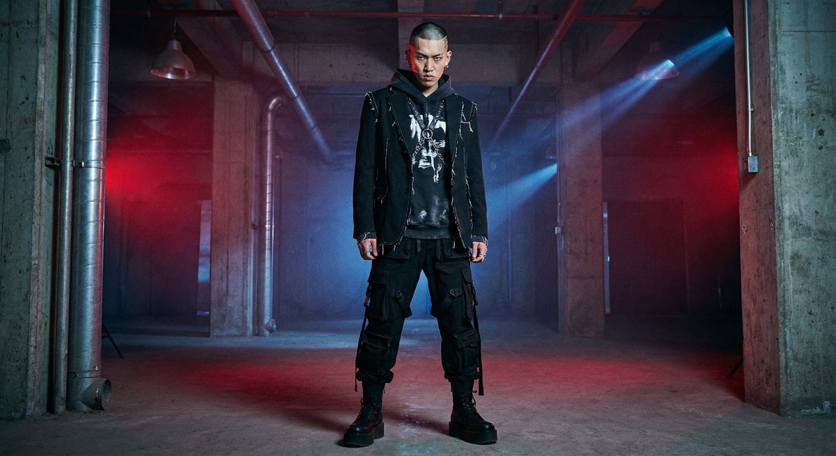 patrici49361754's tweet image. Raw edges, bold statements. Deconstruction is reconstruction. The new avant-garde. #DeconstructedFashion #AvantGarde #UrbanEdge