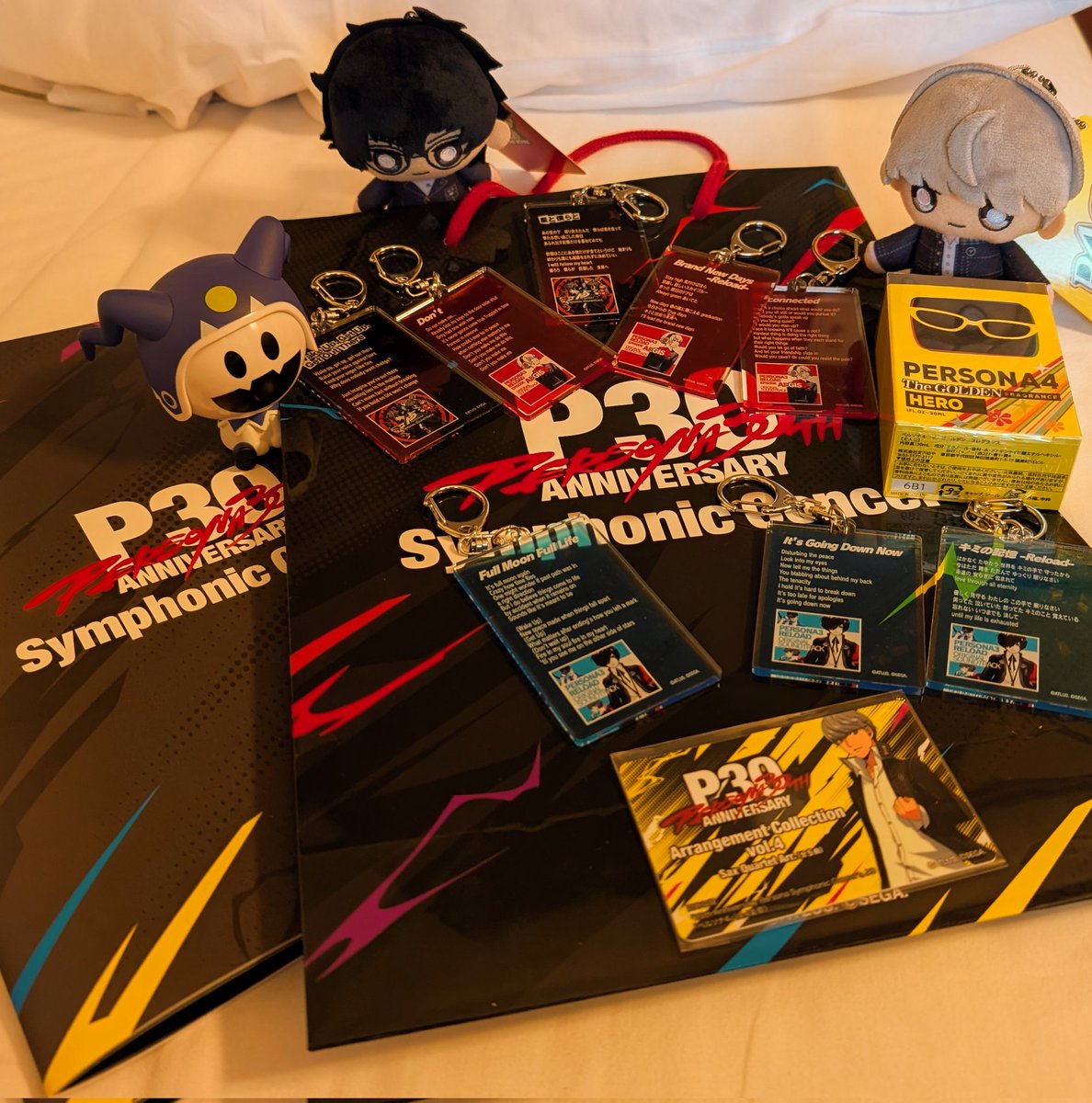 smilemoonday's tweet image. #P30thオケコン
#ペルソナ30th #atlus 
in kyoto
グッズゲトり品
ペルソナチケットシークレットP5Xの主人公だった！
平田志穂子さんの初生歌＆黄色のドレスがお人形さんみたいだった🪆
4月は久保やん＆ペルソナイベ行けて幸せ🎉🎊