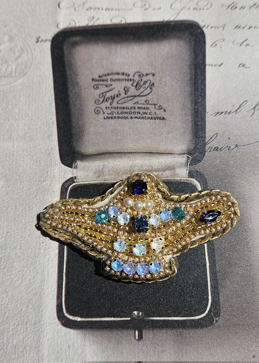 ruui828's tweet image. 魔法のランプのビーズ刺繍ブローチ作りました★

#アラビアン　#魔法のランプ　#魔法　#ビーズ　#ブローチ　#ハンドメイド