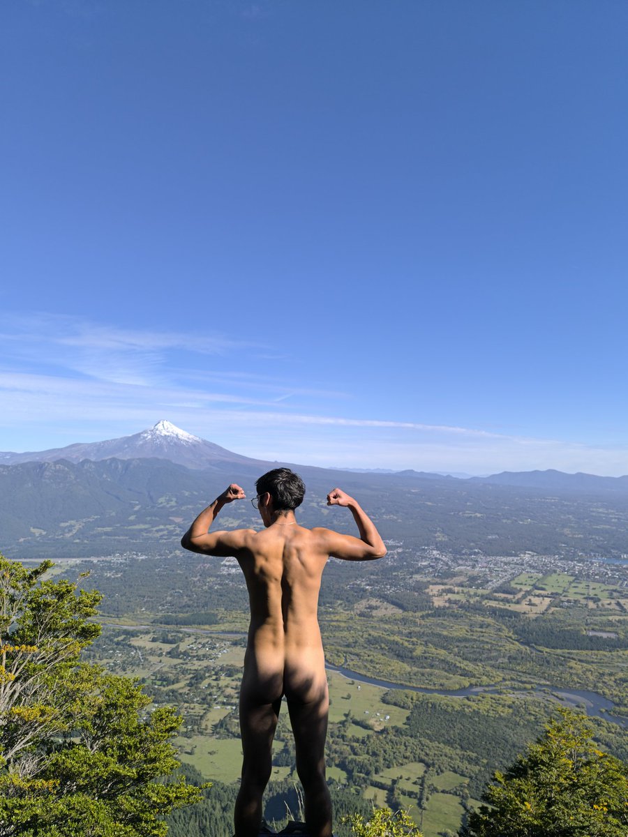 Desime_Rey's tweet photo. Naturaleza gente #gay #paseo #desnudo https://t.co/EYNuwKAqQD
