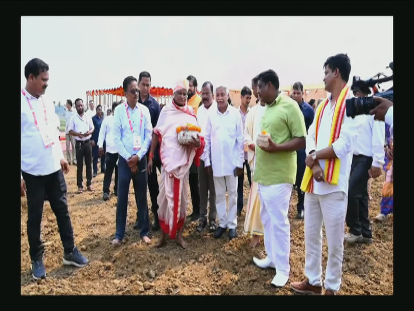 otvkhabar's tweet image. #ଅଖିମୁଠି_ଅନୁକୂଳ_କଲେ_ମୁଖ୍ୟମନ୍ତ୍ରୀ
-ପବିତ୍ର ଅକ୍ଷୟ ତୃତୀୟାରେ ଅଖିମୁଠି ଅନୁକୂଳ କଲେ ମୁଖ୍ୟମନ୍ତ୍ରୀ
-କଟକ CRRIରେ ଅଖିମୁଠି ଅନୁକୂଳ କଲେ ମୁଖ୍ୟମନ୍ତ୍ରୀ ମୋହନ ମାଝୀ 
-ପୂଜାର୍ଚ୍ଚନା, ହୋମଯଜ୍ଞ ପରେ ଅଖିମୁଠି ଅନୁକୂଳ କଲେ
#Cuttack #CRRI #AkhiMuthiAnukula #AkshayaTritiya #CM #MohanMajhi #Odisha #OTV