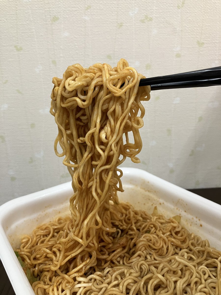 ym_msc_inc's tweet image. ペヤング　HALF &amp;amp;HALF超大盛
何度もお世話になってるペヤング超大盛。
激辛がピリ辛でリーパー追加でヒーハー🌶️
辛さも満足、お腹も満足。ご馳走様でした🙏
#HALF  #超大盛 #激辛 #ペヤング