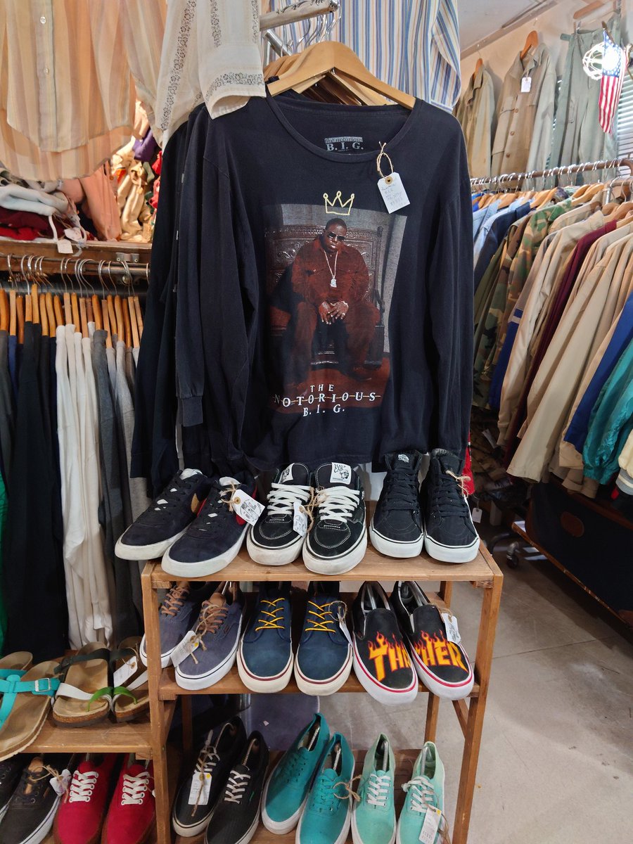 IMPERIALオープンしております。
今日もいいお天気ですね。

先週の入荷よかったらチェックしてみてください📦📦📦。

店主がスタッフです。
よろしくお願いします。