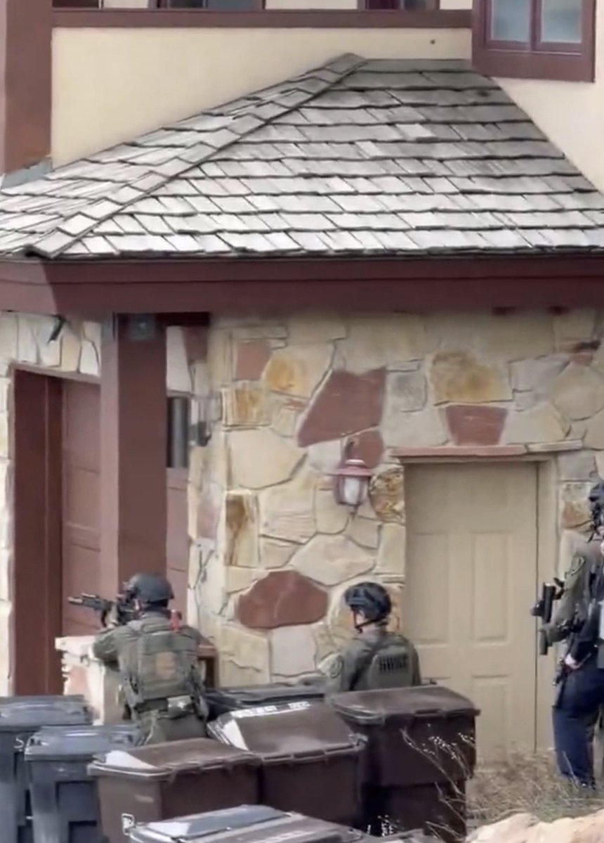 SLCScanner's tweet image. #UPDATE The involved individual that was being sought by police related to an alleged domestic violence incident has managed to escape the residence undetected and remains at large. Those residents that were evacuated or unable to go home, you may return home. 
Pic: