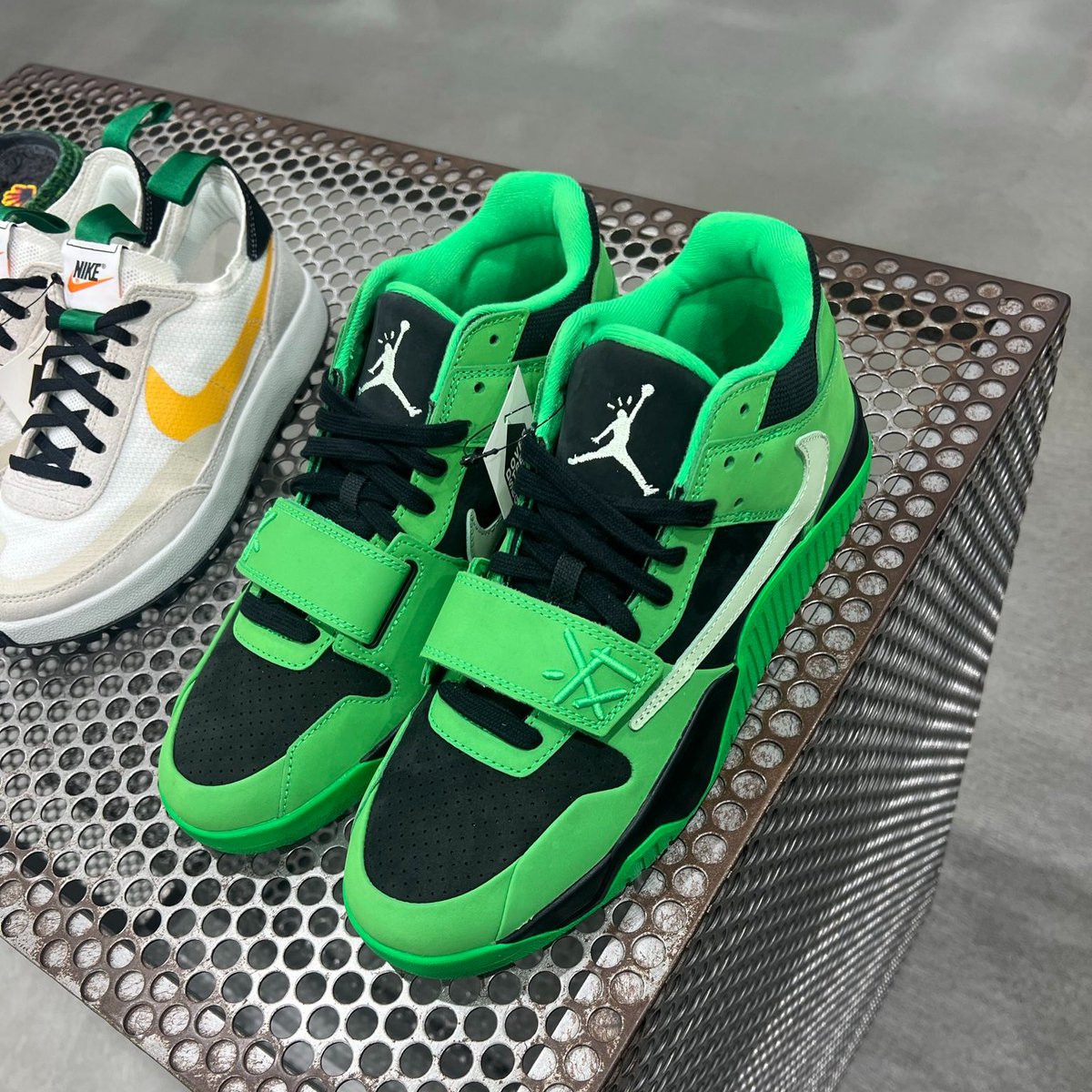 DOVER STREET MARKET GINZA にて再販 https://t.co/yuZLIylmX8 Travis 