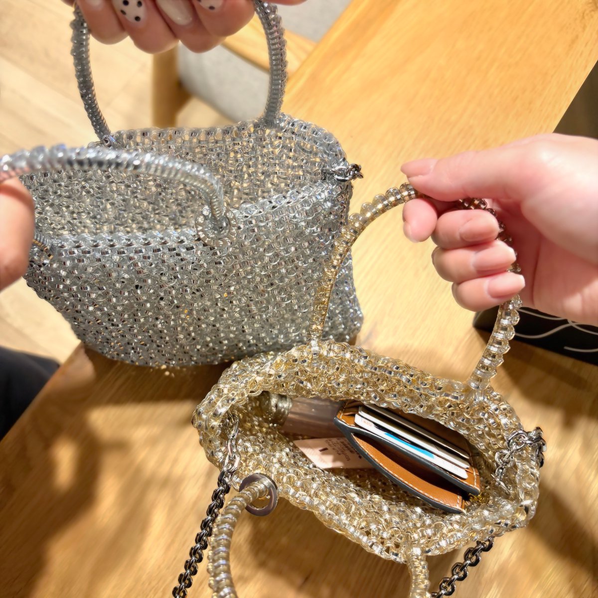 これより使い勝手いいカバンあんの❓❓ 財布スマホリップ入る、5万円