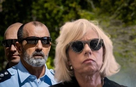 Geri Fogi - נחירות הגסיסה של השמאל tweet media