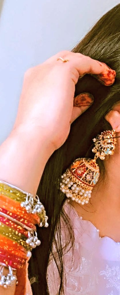 itsme_pinki's tweet image. #JhumkaTwitter

कैसा है झुमका 🙂🙂
