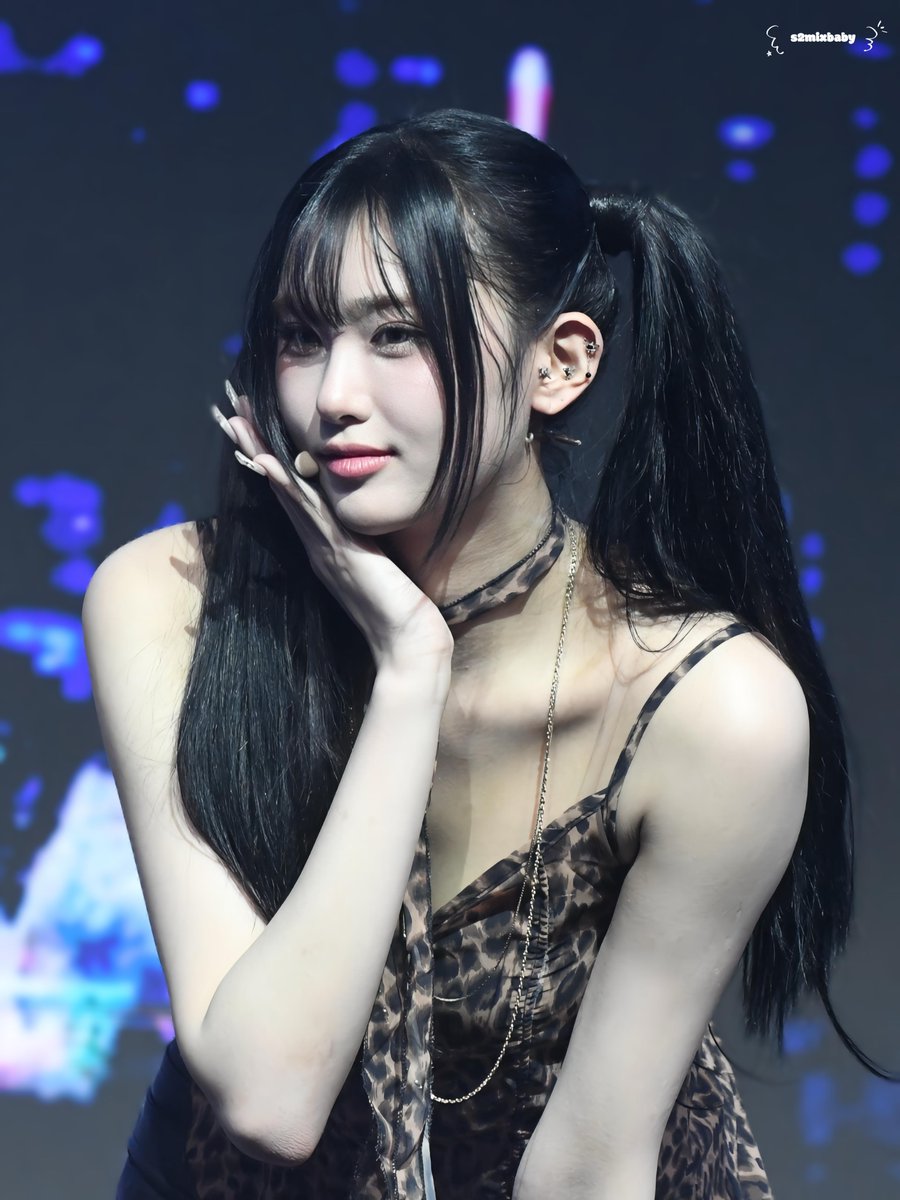 s2mixbaby's tweet photo. 〈 260322 〉
 [RE:CODE] IN SEOUL

#에버글로우 #아샤 
#EVERGLOW #AISHA https://t.co/SH24zcTLgq