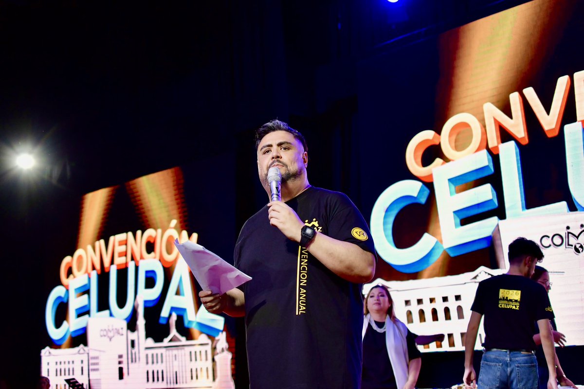 PastorVladimir's tweet photo. Gracias #CeluPaz Gracias @IglesiaCompaz https://t.co/NrpJH9oo13