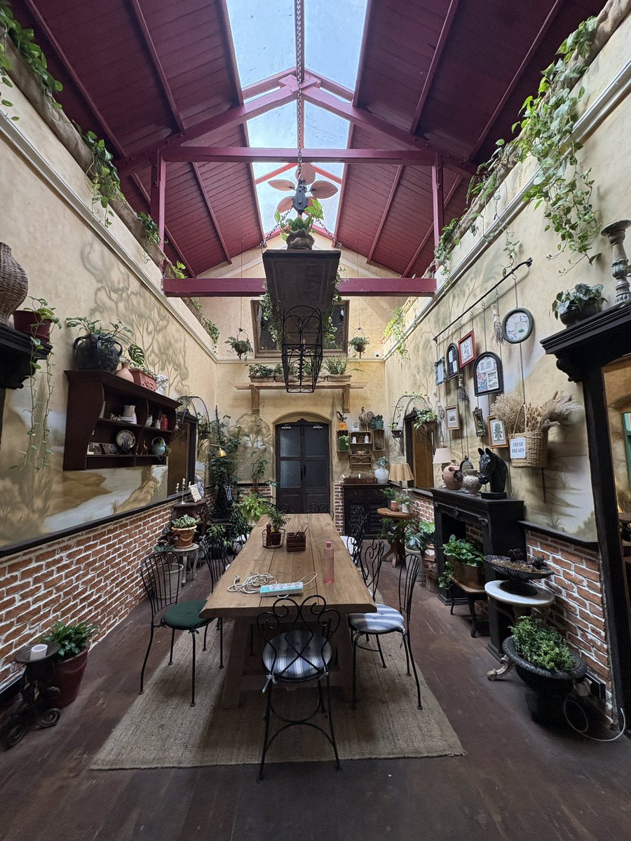 Married_Coffee's tweet image. New cafe in #Bandra is crazy good &amp;amp; vintage vibes , coffee cheers