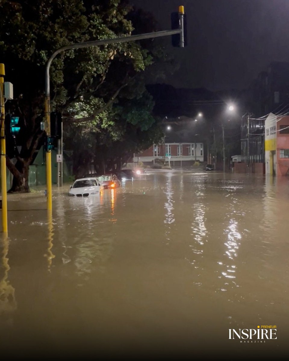 theinspire72961's tweet image. Residents in #NewZealand's capital urged to evacuate due to further #flood risk

According to media reports, Mayor #AndrewLittle said that #Wellington had received 77 mm (3 inches) of rain in less than an hour, its heaviest rainfall on record.