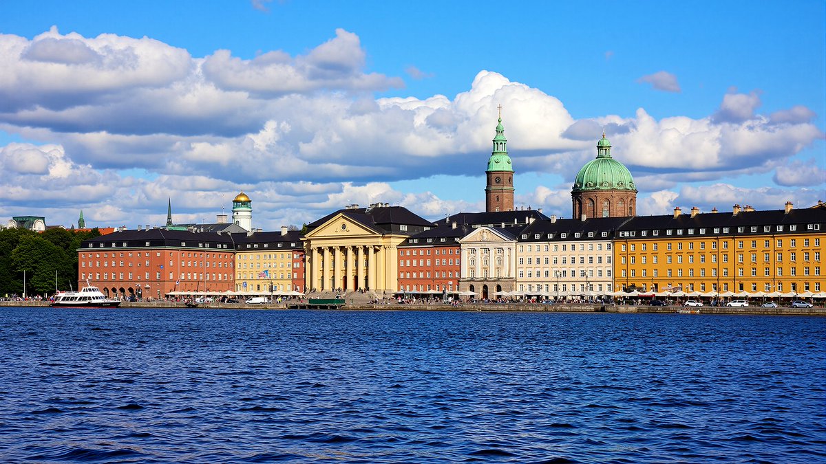 CallMeRive's tweet image. Educated guesses and other entertaining activities
I'm on air on Twitch and YouTube with a @GeoGuessr stream #850 (#3134) right now
The links are in the next tweet or there's one in my profile
(📷 #StableDiffusion, #flux, an old pic)