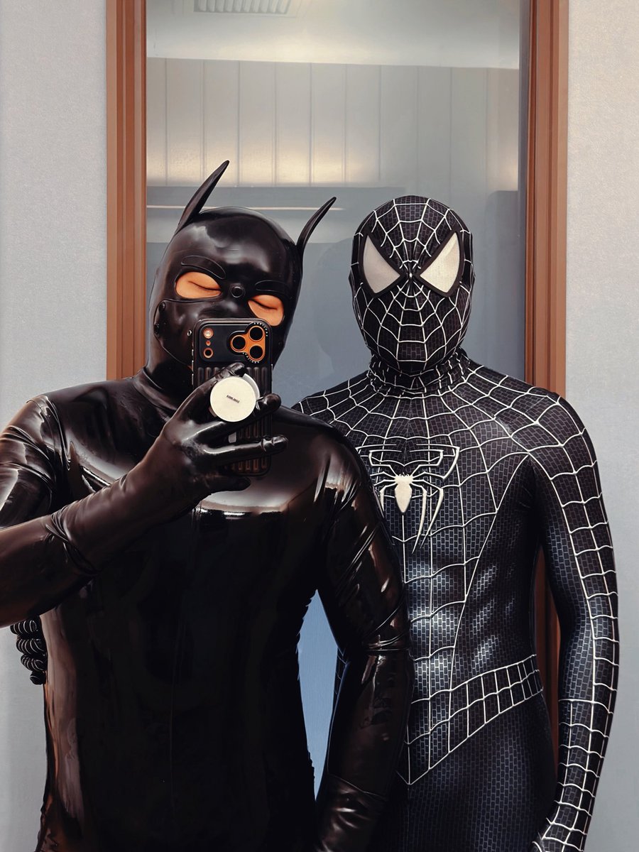 Jrake0610's tweet photo. @SKYmV1Dky5ymUmr with 🕷️ https://t.co/9U8dJc8aBF