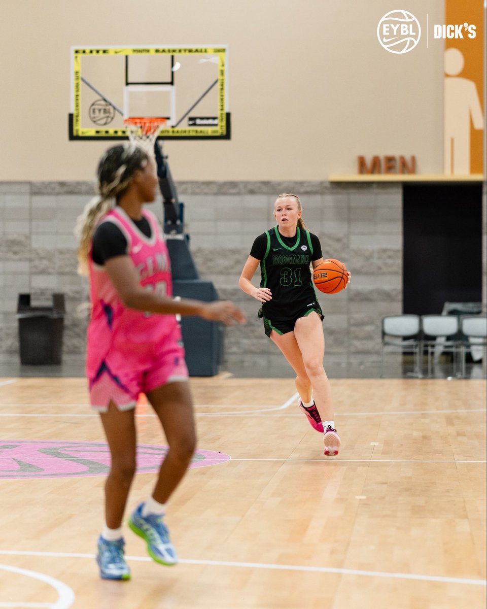 805Brinley's tweet photo. EYBL Session 1
First session, last year 
@vtagirlsbball 
@NikeGirlsEYBL 
@DICKS https://t.co/q0yfsoKHwx