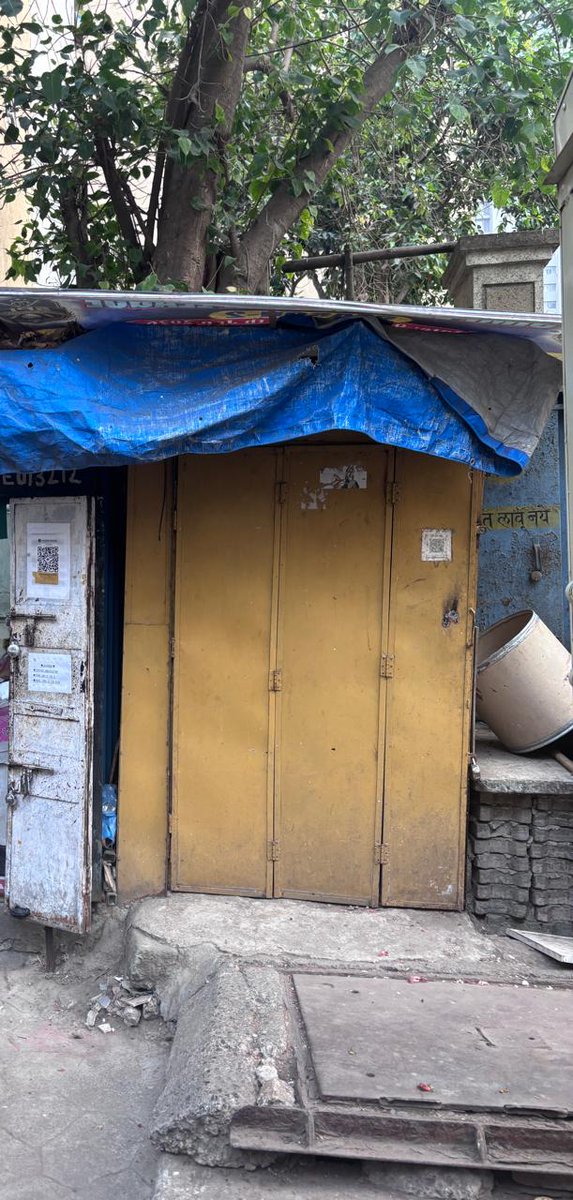 Jacob_circle's tweet photo. @mybmcWardE just removed but another came in #illegalstall plz remove and take this stall @myBESTElectric without tax paying all facilities @BJP4Mumbai who is supporting for this stalls
@MumbaiPolice  Address:- outside Bhide laboratory,k.k.marg , saatrasta 
@mumbaimatterz https://t.co/bQbkGEFla4