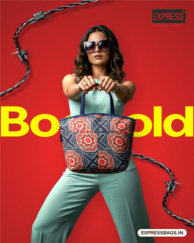 expressbags's tweet image. From power moves at work to late-night plans, it keeps up without missing a beat.
.
.
.
#Express #ShoulderBag #BoldStyle #StatementPiece #OwnYourStyle #UnapologeticFashion #PowerLook #StreetStyleWomen #ConfidentStyle