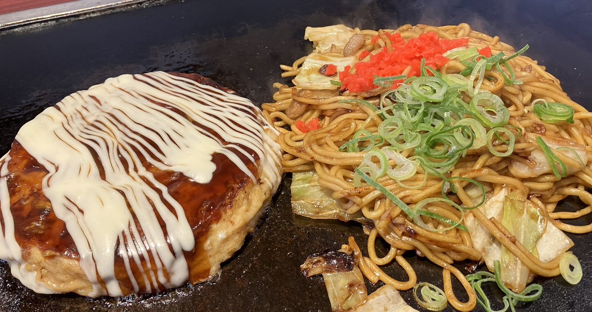 「錦わらい」

こちらの名物わらい焼きハーフサイズと焼きそばのお得なセットを頂きました。
わらい焼きはフワフワな食感で口当たりが軽く大好きなお好み焼きの一つです。美味しかったー😋