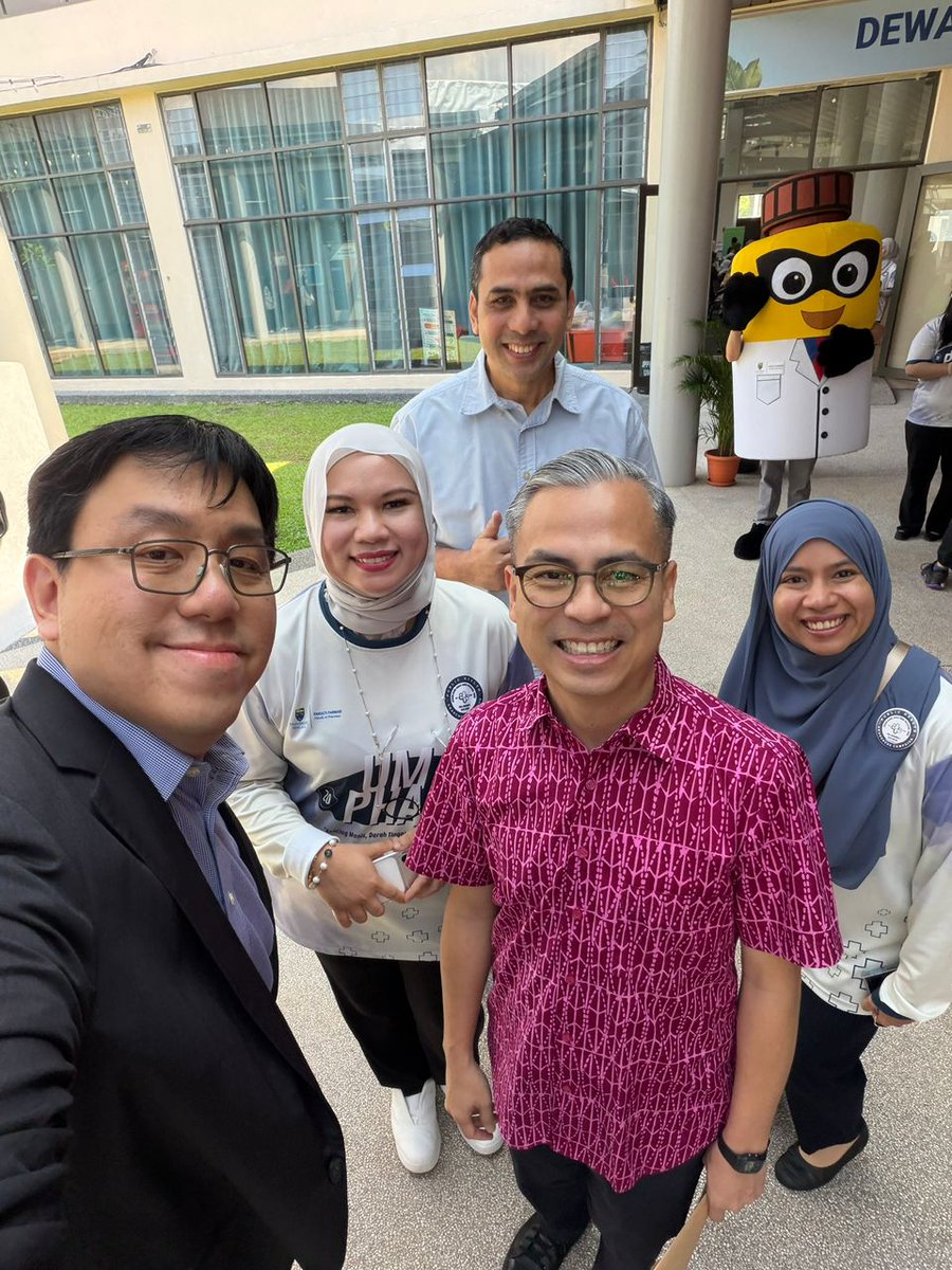 pharmacist_MPS's tweet image. The Malaysian Pharmacists Society (MPS) was invited to the UM Public Health Awareness Campaign (PHAC) 2026 on 18 April 2026 at IWK Eco Park. Mr. Lim Jack Shen, MPS General Secretary, attended as the Society’s representative.

#MPS #PHAC2026 #FacultyofPharmacyUM