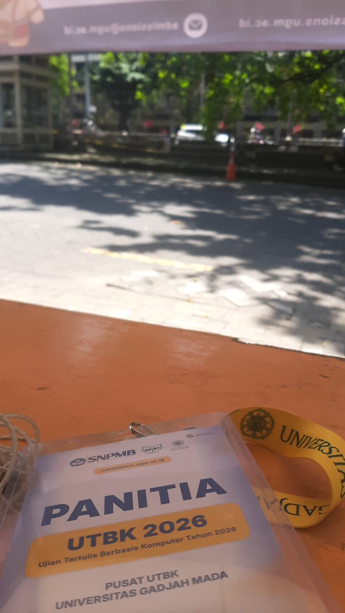adik2 yg dapet pusat utbk di ugm dan mau survey/nanya2 lokasi bisa samperin kakak2 yang di tenda yeah😍😋👍🏻kita akan membantu dgn sgt senang hati