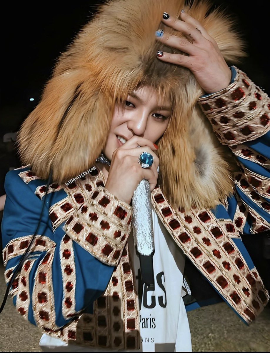 aomviiixxviii's tweet image. พี่จียงแหวนอันนี้นะเหรอที่หายบนเวทีเมื่อวันก่อน ราคา 8 ล้านเลยเหรอนั้น!! พี่จีครับหาเจอหรือยังครับ คนคีพ 8 จะมีใครเท่าพี่ไม่มีอีกแล้ว ขอให้เจอนะพี่นะ เพชรเม็ดใหญ่แสบตาจริงๆ
#BIGBANG #GDRAGON