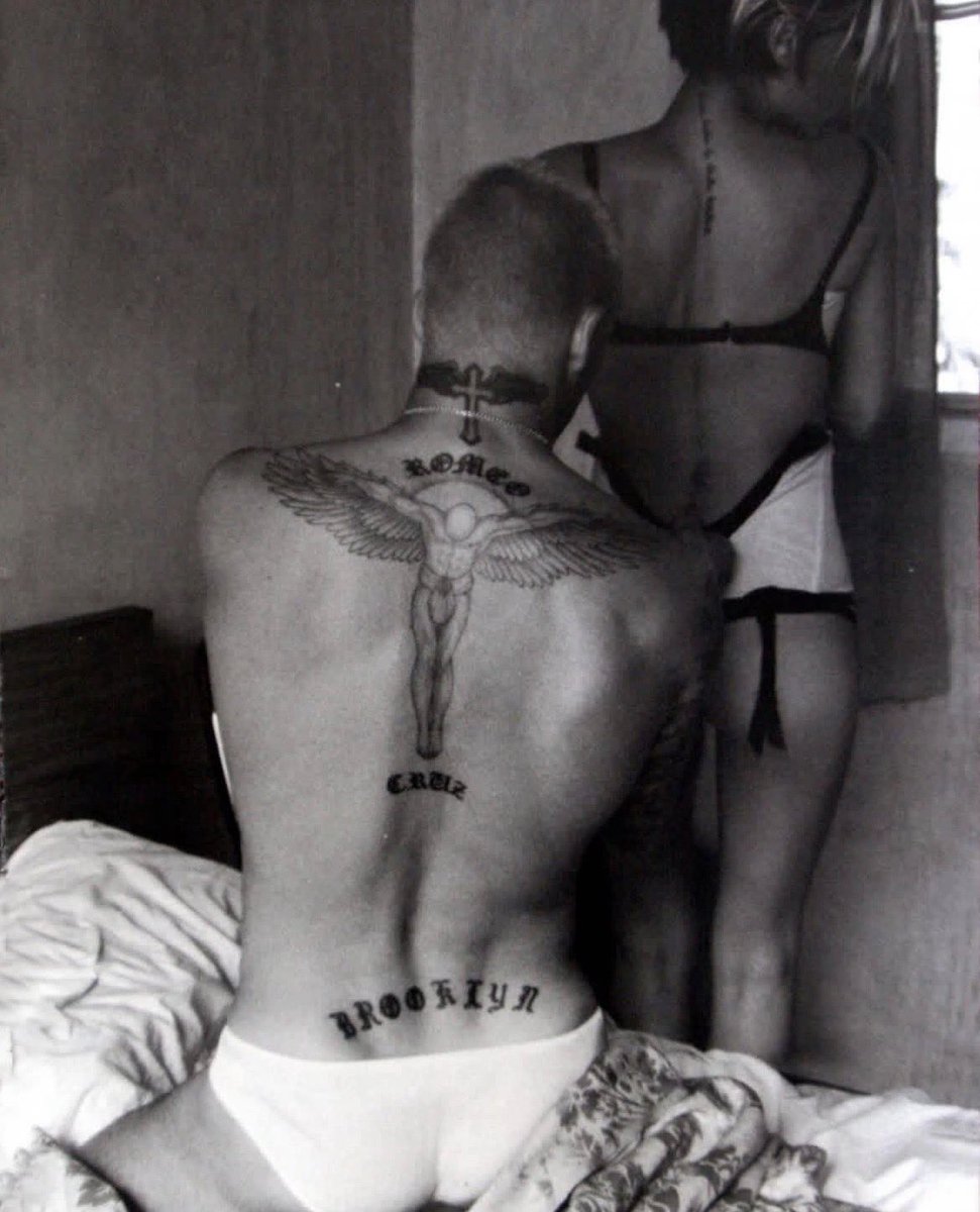 yeah David Beckham has a tramp stamp with his son's name