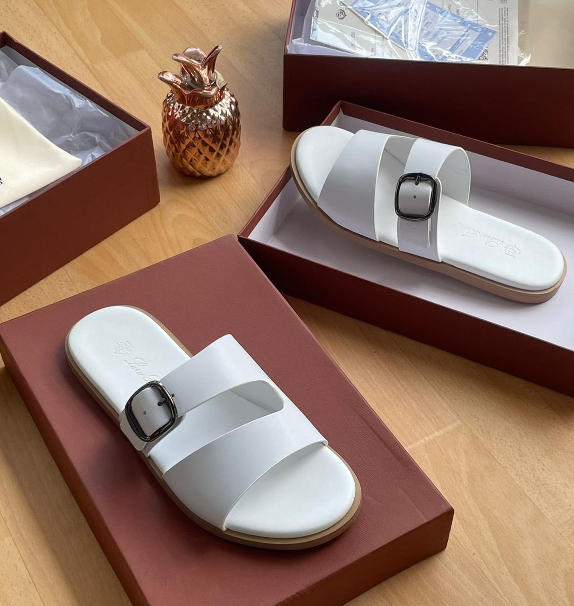 LORO PIANA

🏷️: 55,000 naira 

Size 40-46