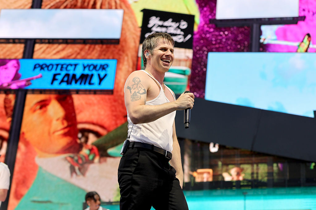 The World Famous KROQ tweet media